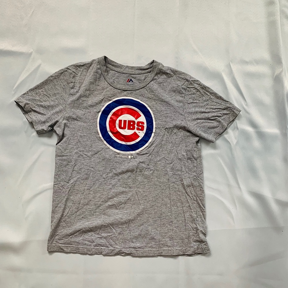 Cubs logo graphic t shirt